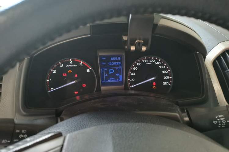 Used Isuzu D-MAX 2019 3.0T Two-Wheel Drive Automatic Elite Version 4JJ1-TC HI Instrument Cluster