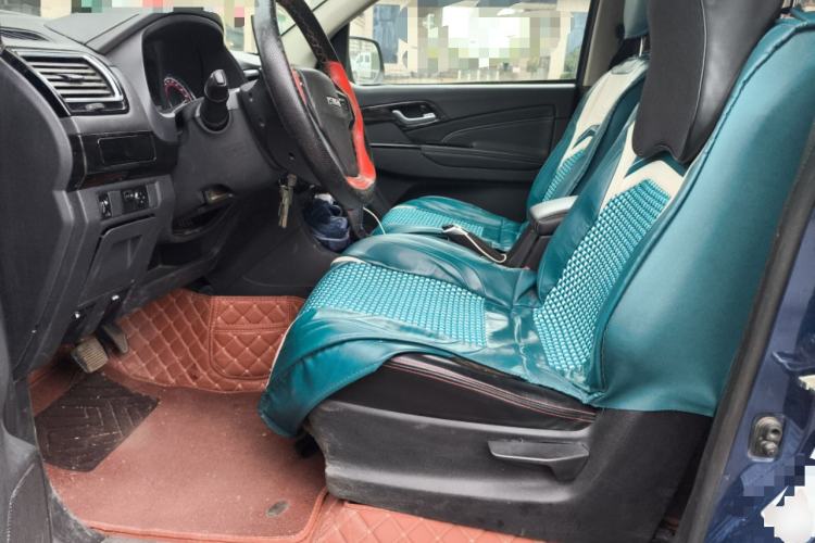 Used Isuzu D-MAX 2019 2.5T Two-Wheel Drive Automatic Base Version JE4D25Q5A Left Front Seat