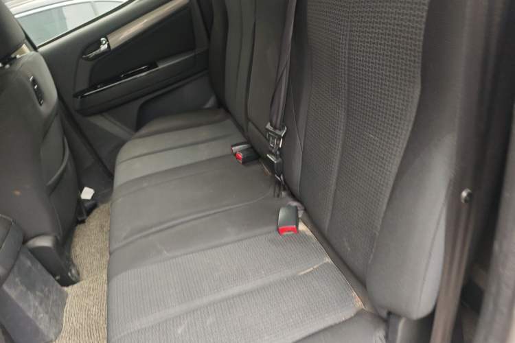 Used Isuzu D-MAX 2019 3.0T Two-Wheel Drive Automatic Elite Version 4JJ1-TC HI Left Rear Seat