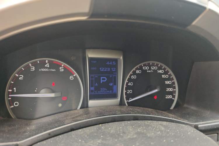 Used Isuzu D-MAX 2019 3.0T Two-Wheel Drive Automatic Elite Version 4JJ1-TC HI Odometer Close Up