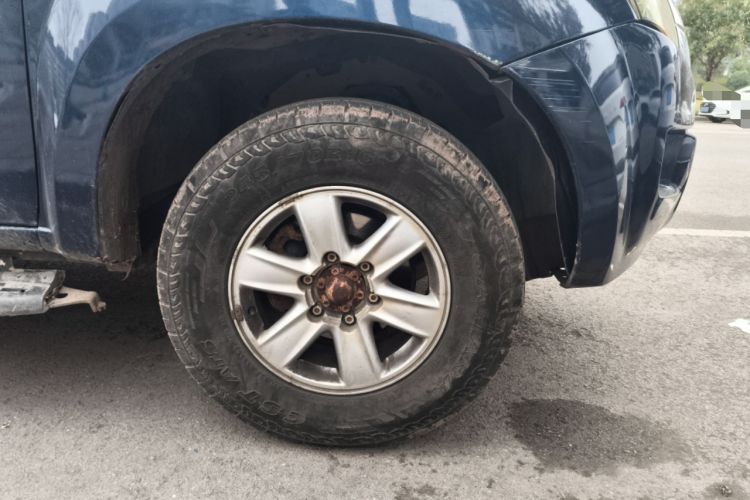 Used Isuzu D-MAX 2019 2.5T Two-Wheel Drive Automatic Base Version JE4D25Q5A Right Front Wheel Hub