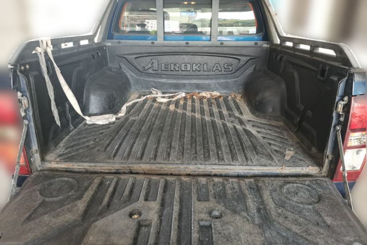 Used Isuzu D-MAX 2019 3.0T Two-Wheel Drive Automatic Elite Version 4JJ1-TC HI Trunk