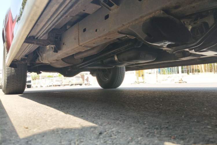 Used Isuzu D-MAX 2019 3.0T Four-Wheel Drive Automatic Elite Version 4JJ1-TC HI Chassis Front Right
