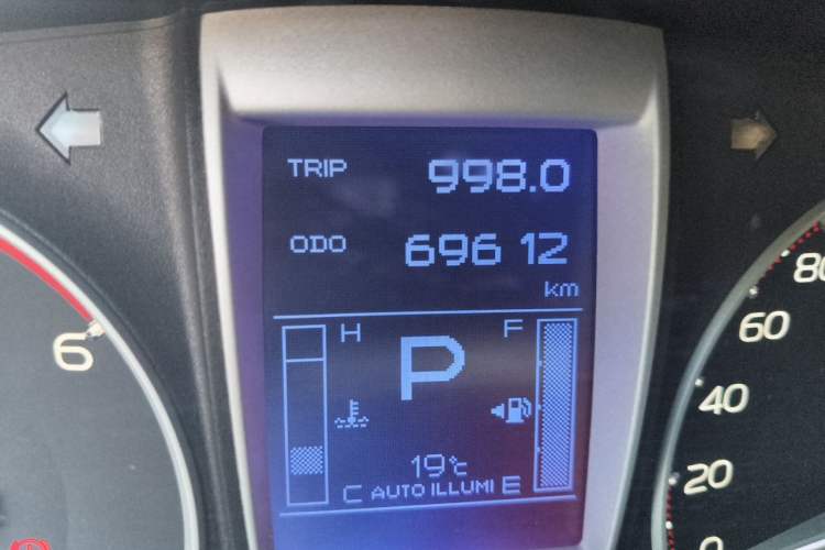 Used Isuzu D-MAX 2019 3.0T Four-Wheel Drive Automatic Elite Version 4JJ1-TC HI Odometer Close Up