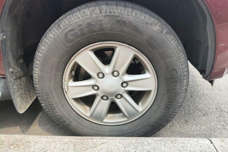 Used Isuzu D-MAX 2019 3.0T Four-Wheel Drive Automatic Elite Version 4JJ1-TC HI Right Front Wheel Hub