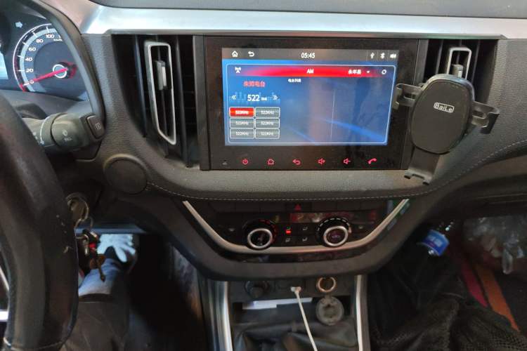 Used Isuzu D-MAX 2019 2.5T Two-Wheel Drive Manual Navigation Version China VI JE4D25Q6A Audio And AC Panel