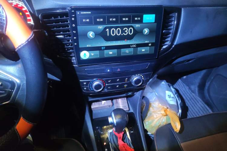 Used Isuzu D-MAX 2019 2.5T Four-Wheel Drive Automatic Base Version Extended Edition JE4D25Q5A Audio And AC Panel