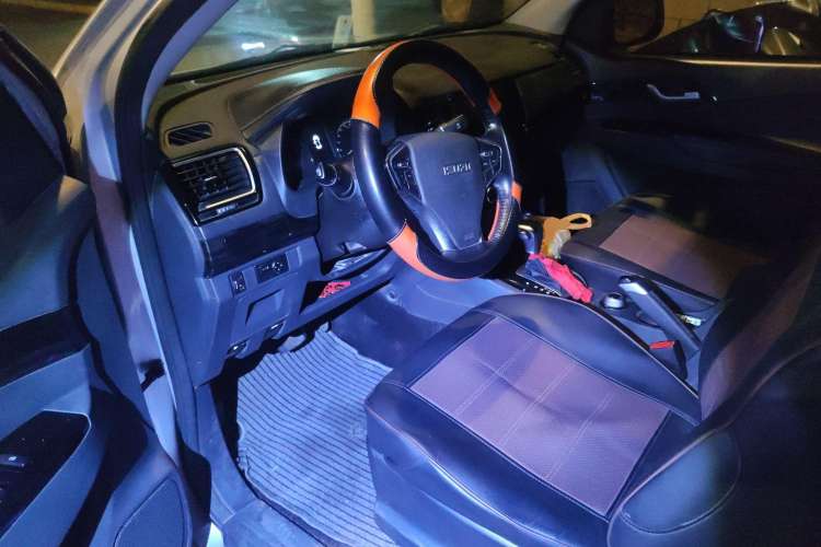 Used Isuzu D-MAX 2019 2.5T Four-Wheel Drive Automatic Base Version Extended Edition JE4D25Q5A Driver Seat