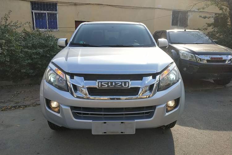 Used Isuzu D-MAX 2019 2.5T Two-Wheel Drive Manual Flagship Version China VI Emission Standard Extended Length JE4D25Q6A Exterior 1
