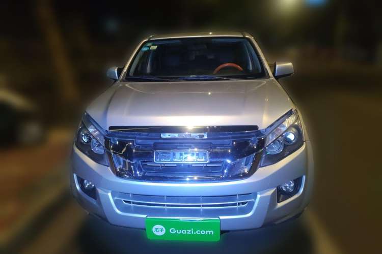 Used Isuzu D-MAX 2019 2.5T Four-Wheel Drive Automatic Base Version Extended Edition JE4D25Q5A Front