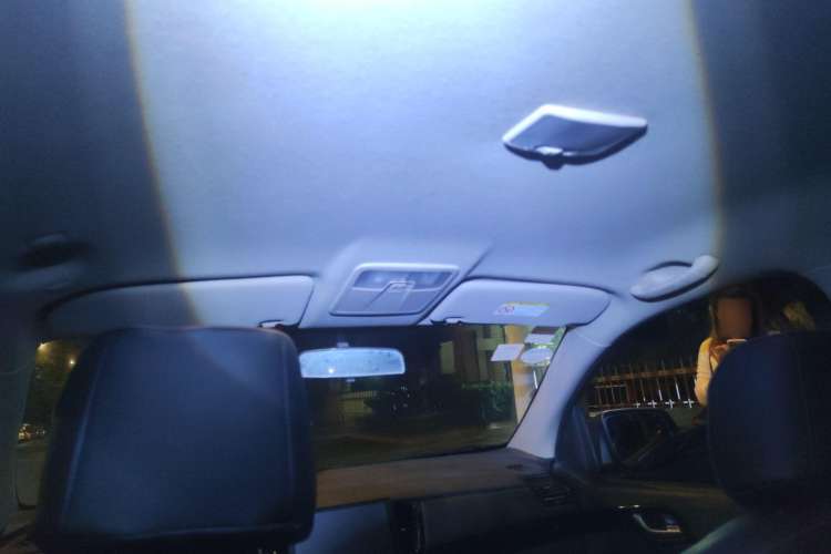 Used Isuzu D-MAX 2019 2.5T Four-Wheel Drive Automatic Base Version Extended Edition JE4D25Q5A Headliner
