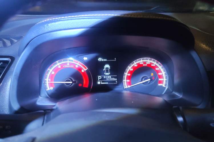 Used Isuzu D-MAX 2019 2.5T Four-Wheel Drive Automatic Base Version Extended Edition JE4D25Q5A Instrument Cluster