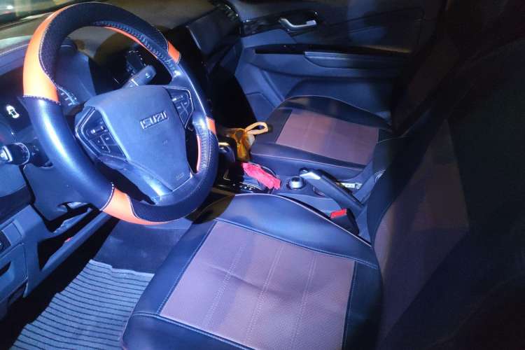 Used Isuzu D-MAX 2019 2.5T Four-Wheel Drive Automatic Base Version Extended Edition JE4D25Q5A Left Front Seat