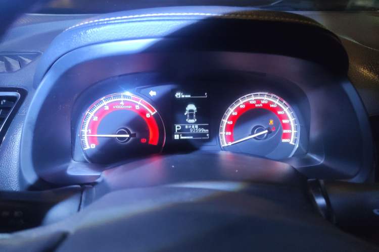 Used Isuzu D-MAX 2019 2.5T Four-Wheel Drive Automatic Base Version Extended Edition JE4D25Q5A Odometer Close Up