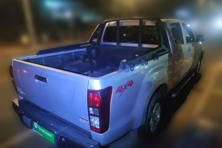 Used Isuzu D-MAX 2019 2.5T Four-Wheel Drive Automatic Base Version Extended Edition JE4D25Q5A Rear Right 45 Deg