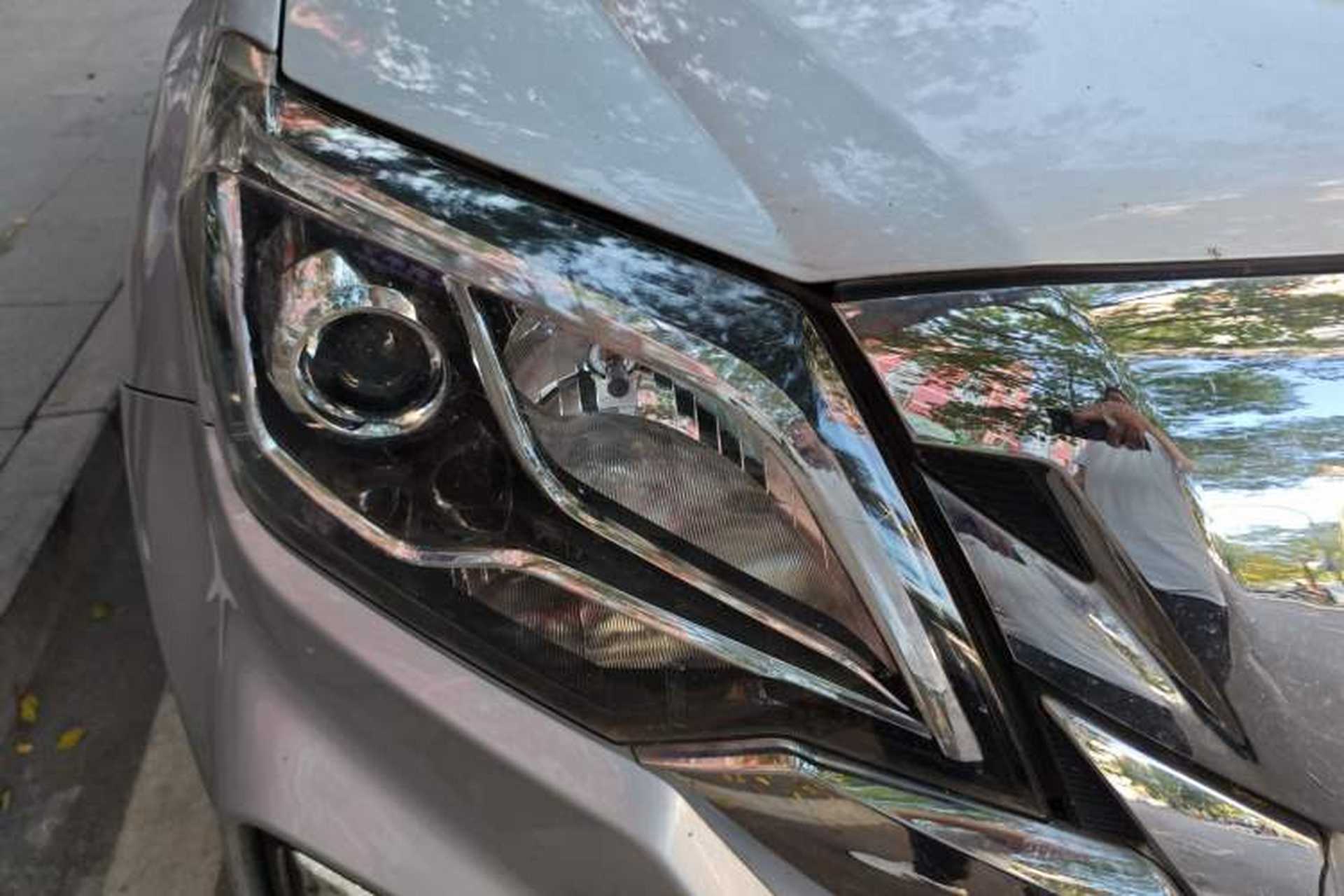Used Isuzu D-MAX 2019 2.5T Two-Wheel Drive Manual Navigation Version China VI JE4D25Q6A Right Front Headlight