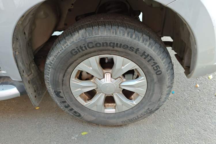 Used Isuzu D-MAX 2019 2.5T Two-Wheel Drive Manual Navigation Version China VI JE4D25Q6A Right Front Wheel Hub