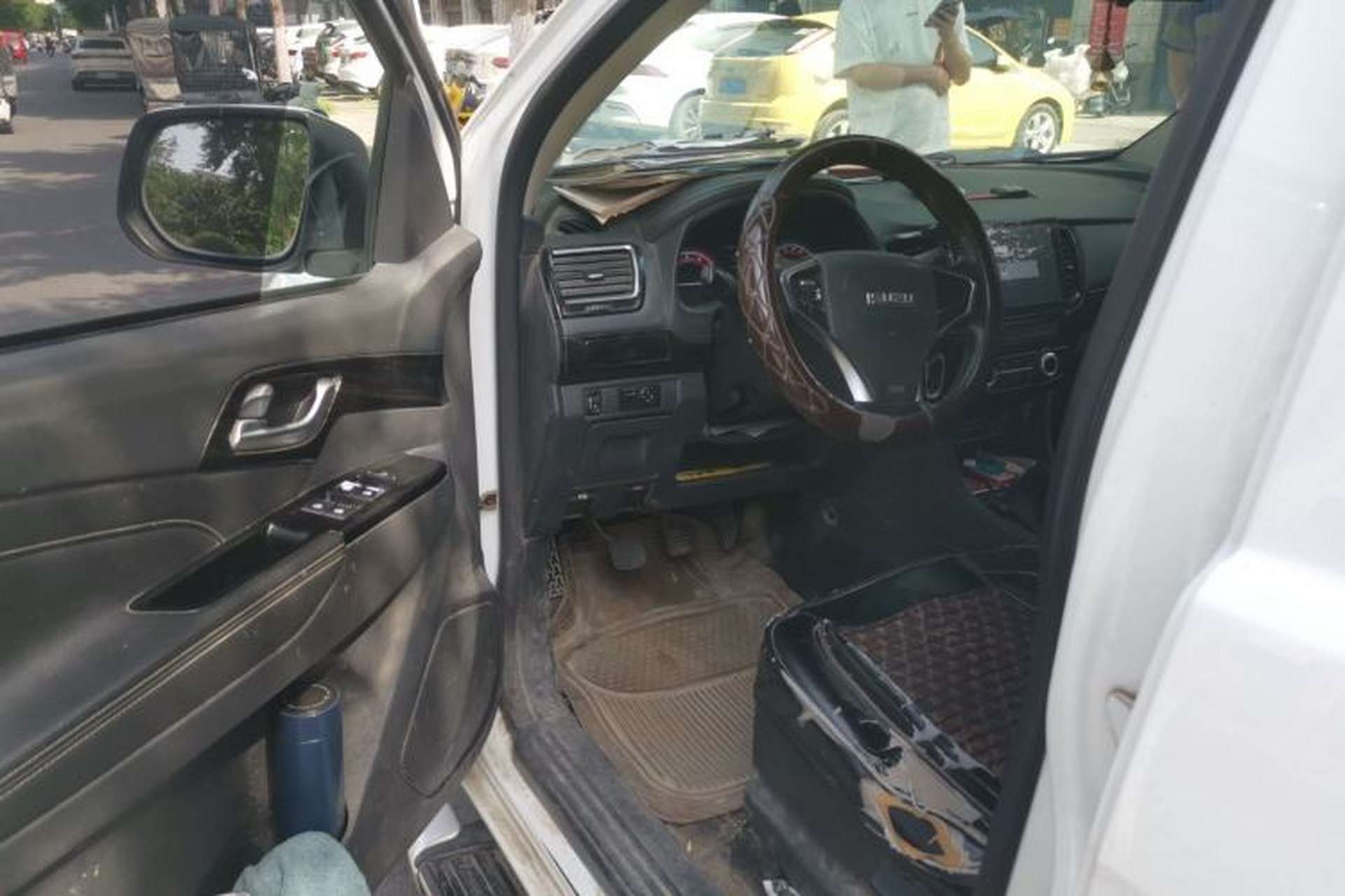 Used Isuzu D-MAX 2019 2.5T Two-Wheel Drive Manual Navigation Edition China VI Standard Extended Version JE4D25Q6A Driver Seat