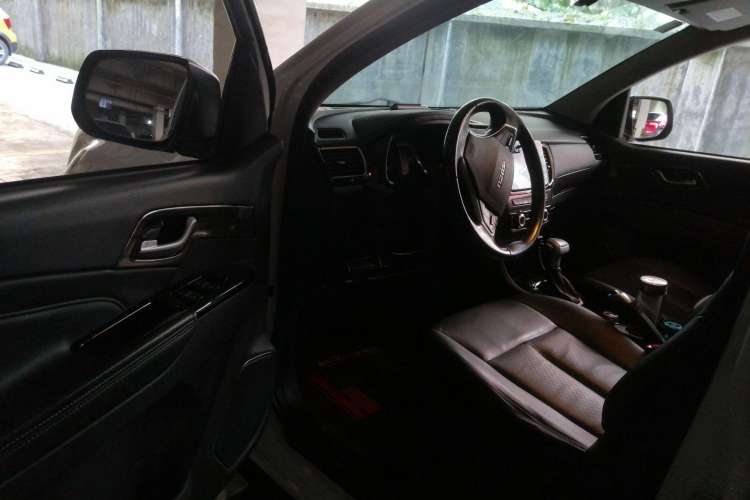 Used Isuzu D-MAX 2019 3.0T Four-Wheel Drive Automatic Ultra-Luxury Version 4JJ1-TC HI Driver Seat