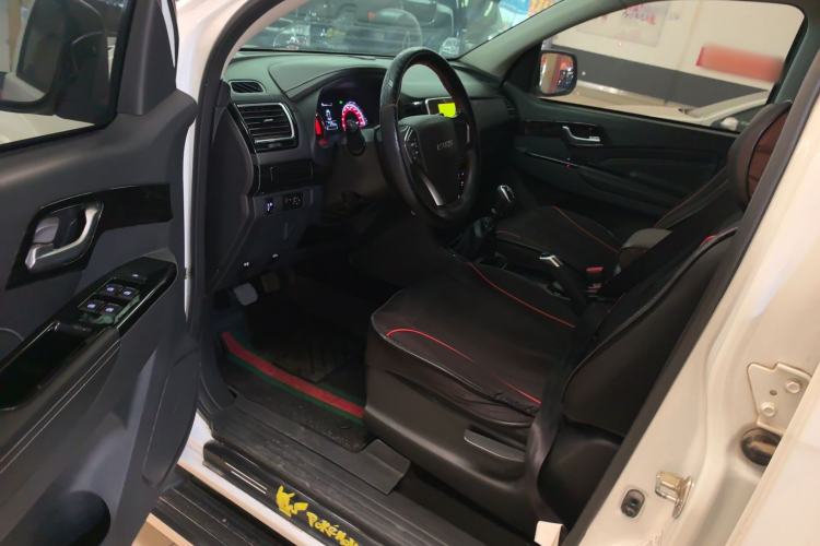 Used Isuzu D-MAX 2019 2.5T Two-Wheel Drive Manual Navigation Edition China VI Standard Extended Version JE4D25Q6A Driver Seat