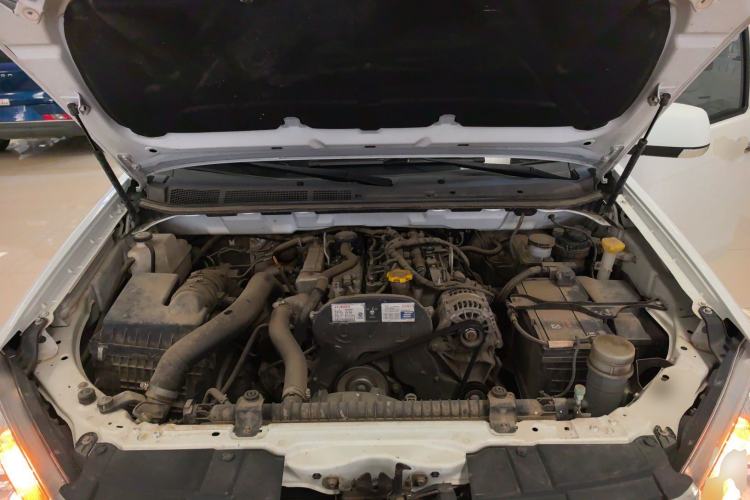 Used Isuzu D-MAX 2019 2.5T Two-Wheel Drive Manual Navigation Edition China VI Standard Extended Version JE4D25Q6A Engine Bay