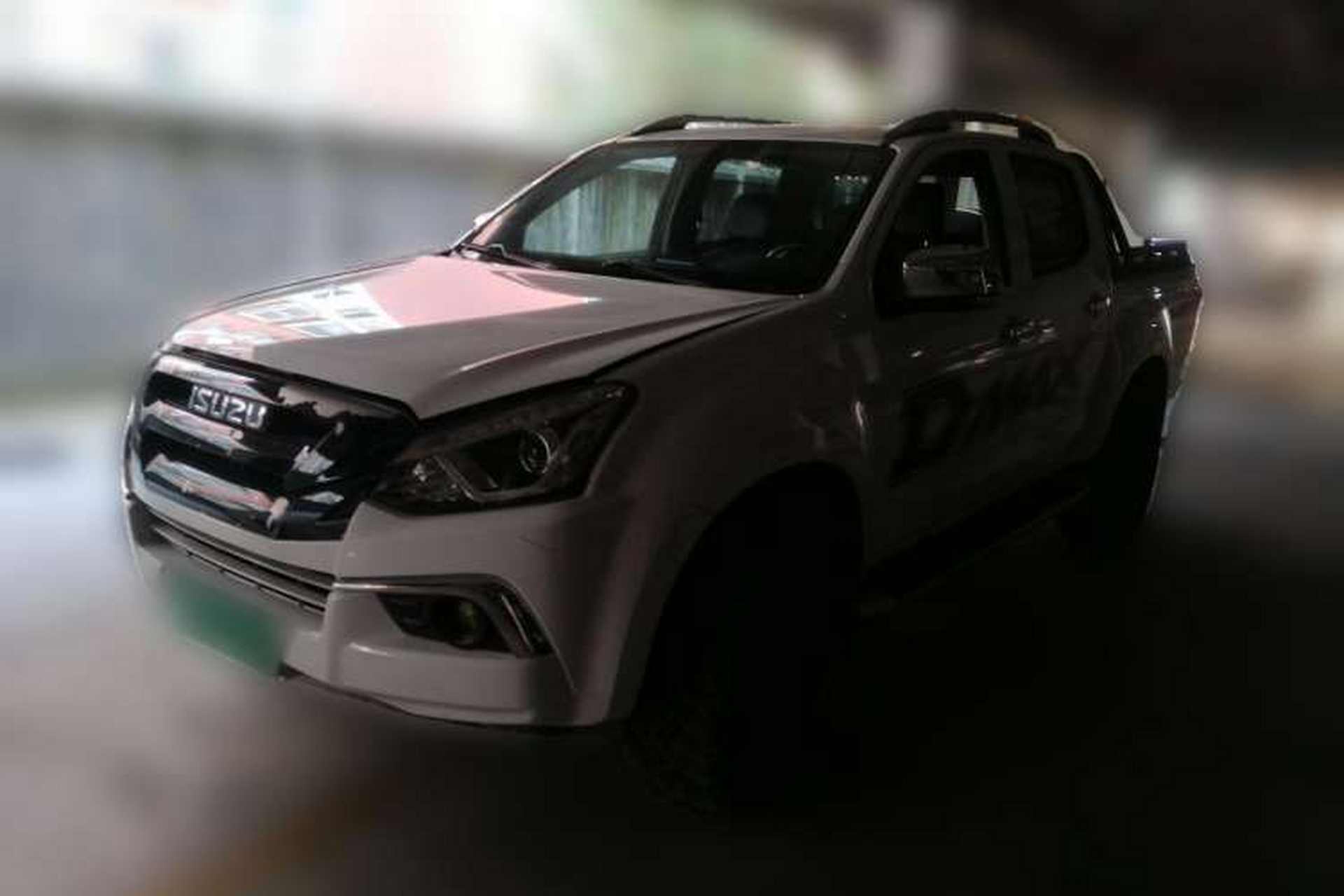 Used Isuzu D-MAX 2019 3.0T Four-Wheel Drive Automatic Ultra-Luxury Version 4JJ1-TC HI Front Left 45 Deg