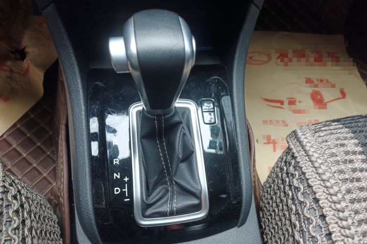 Used Isuzu D-MAX 2019 2.5T Four-Wheel Drive Automatic Luxury Version JE4D25Q5A Gear Lever