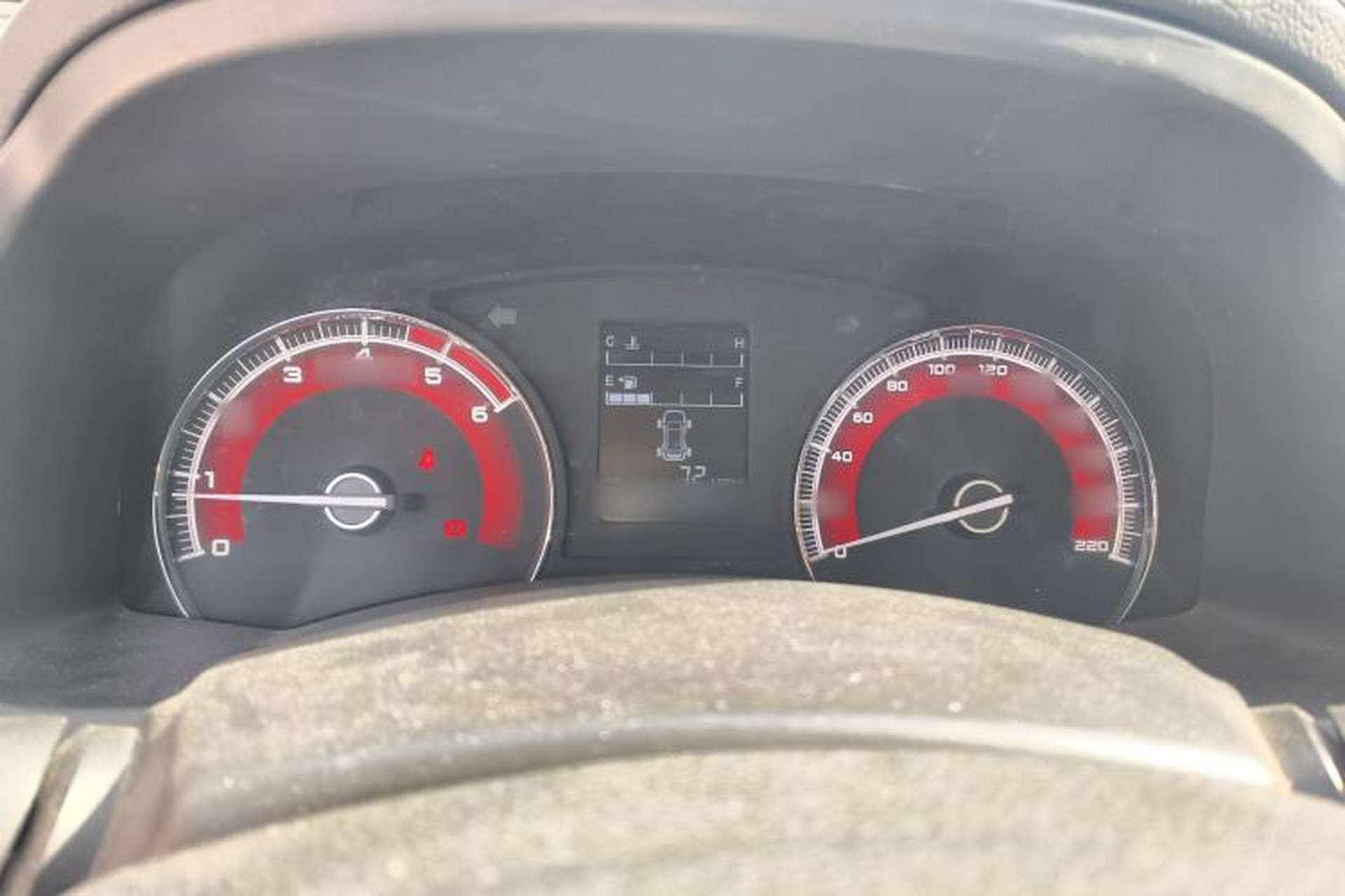 Used Isuzu D-MAX 2019 2.5T Four-Wheel Drive Manual Luxury Extended Version JE4D25Q5A Instrument Cluster