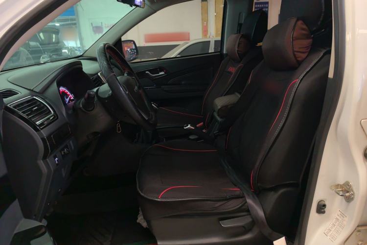 Used Isuzu D-MAX 2019 2.5T Two-Wheel Drive Manual Navigation Edition China VI Standard Extended Version JE4D25Q6A Left Front Seat