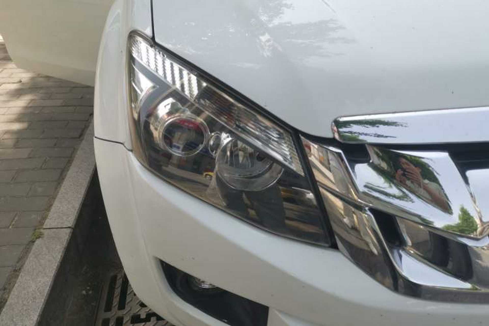Used Isuzu D-MAX 2019 2.5T Two-Wheel Drive Manual Navigation Edition China VI Standard Extended Version JE4D25Q6A Right Front Headlight