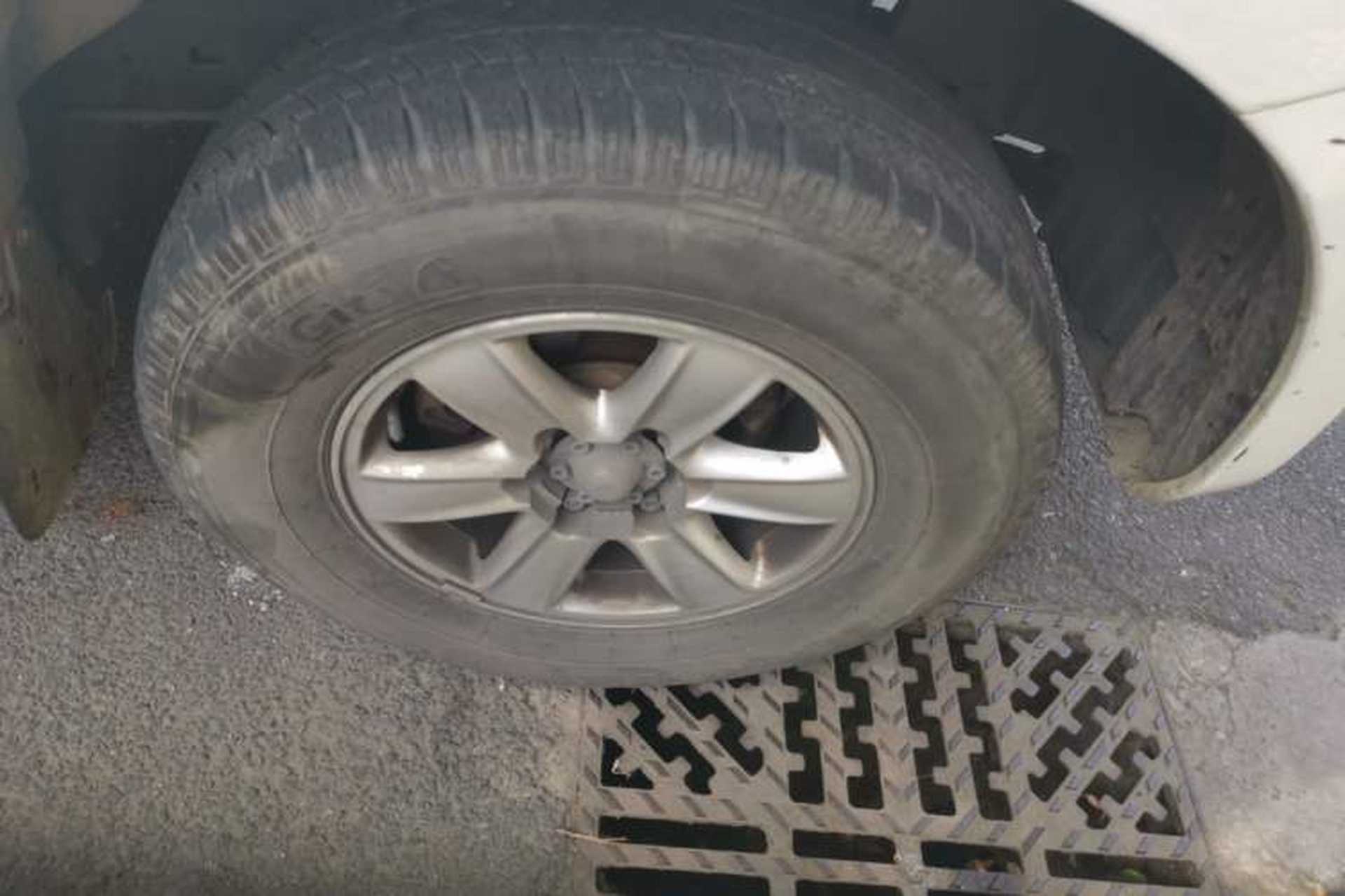 Used Isuzu D-MAX 2019 2.5T Two-Wheel Drive Manual Navigation Edition China VI Standard Extended Version JE4D25Q6A Right Front Wheel Hub