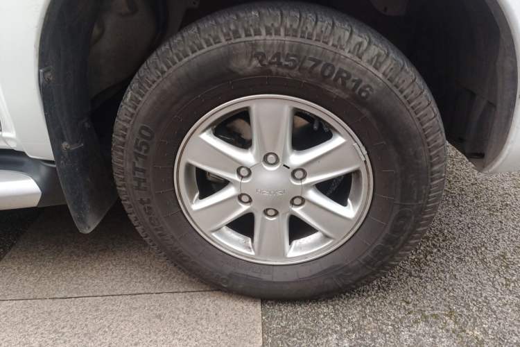 Used Isuzu D-MAX 2019 2.5T Four-Wheel Drive Automatic Luxury Version JE4D25Q5A Right Front Wheel Hub