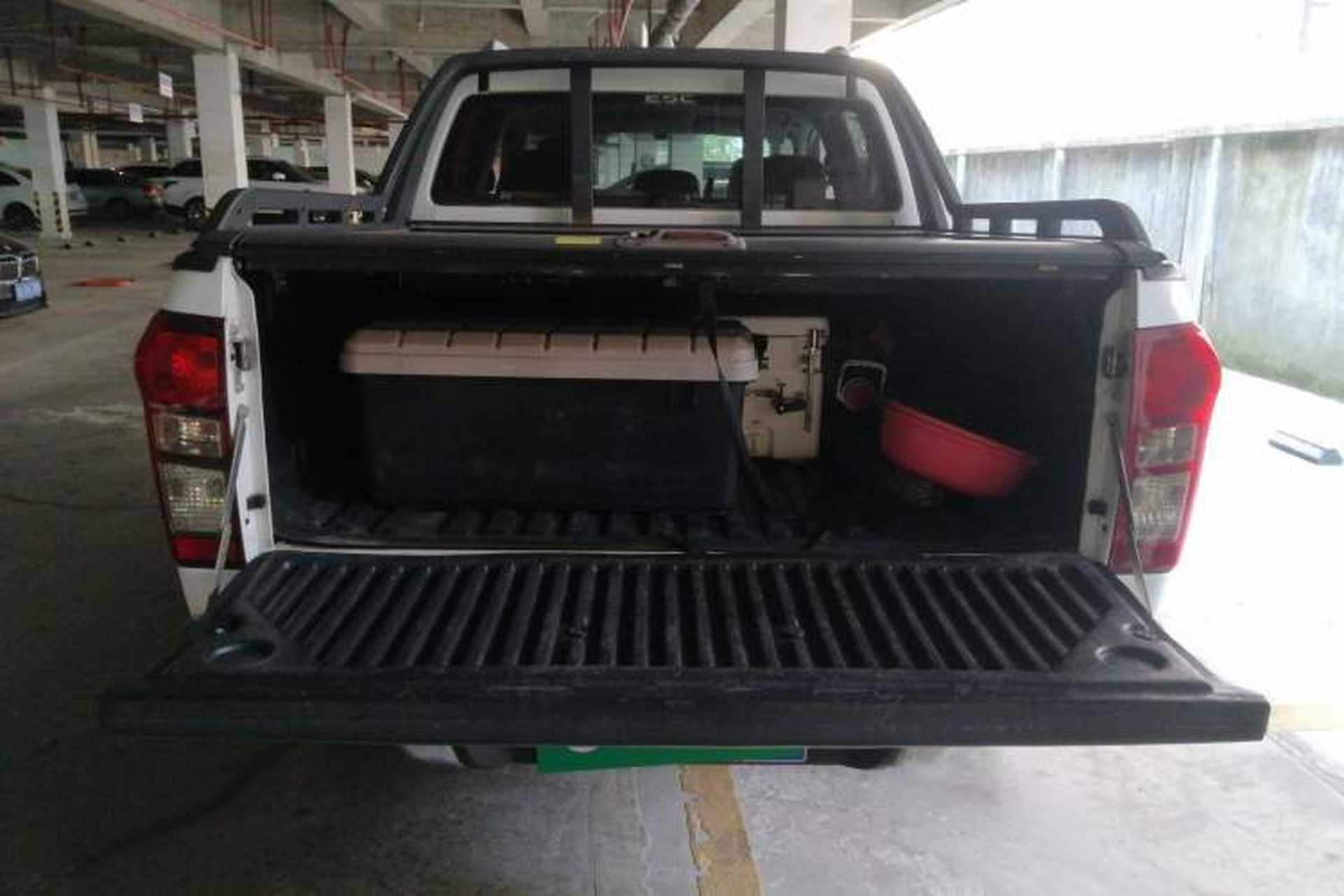 Used Isuzu D-MAX 2019 3.0T Four-Wheel Drive Automatic Ultra-Luxury Version 4JJ1-TC HI Trunk