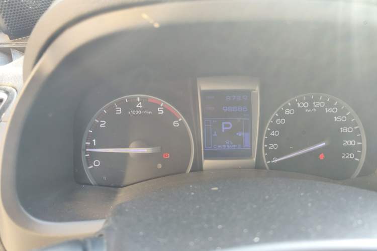 Used Isuzu D-MAX 2019 3.0T Four-Wheel Drive Automatic Ultra-Luxury Version 4JJ1-TC HI Odometer Close Up