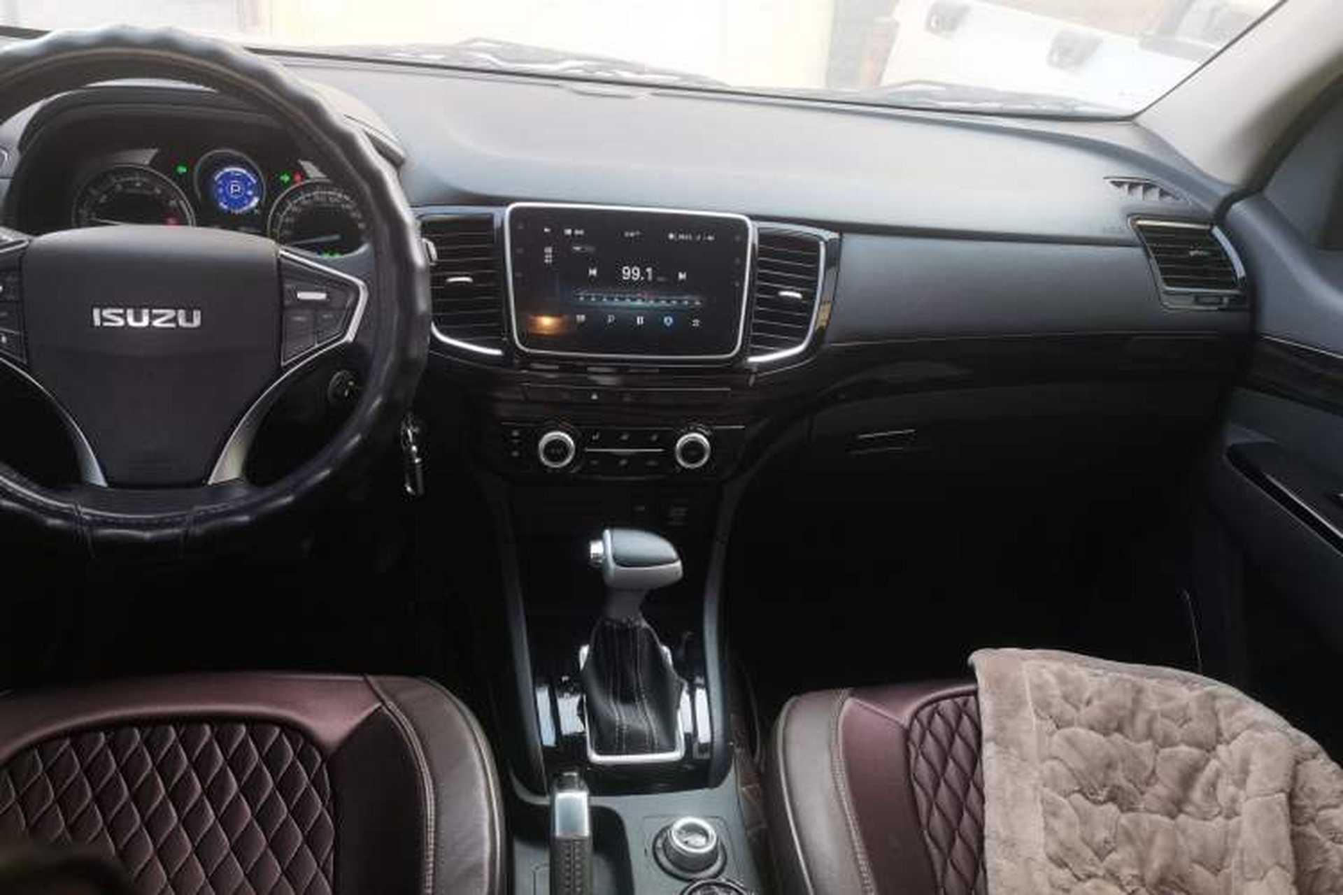 Used Isuzu D-MAX 2020 1.9T 4x4 Automatic Comfort Edition China VI Standard RZ4E Hi-Power Audio And AC Panel