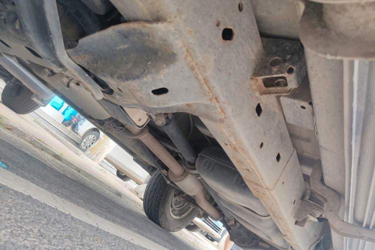 Used Isuzu D-MAX 2020 1.9T 4x4 Manual Comfort Version China VI Standard RZ4E Hi-Power Chassis Front Left