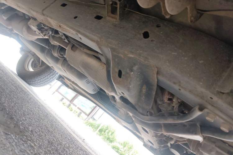 Used Isuzu D-MAX 2020 1.9T 4x4 Manual Comfort Version China VI Standard RZ4E Hi-Power Chassis Front Right