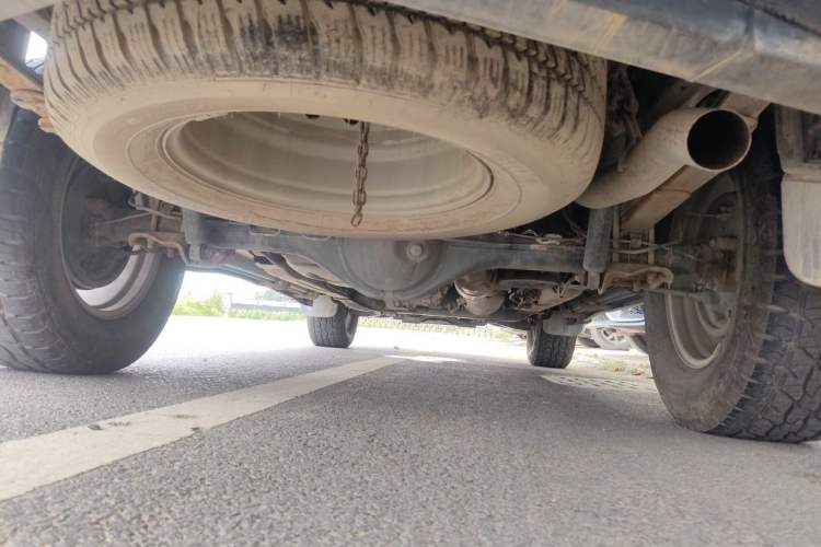Used Isuzu D-MAX 2020 1.9T 4x4 Manual Comfort Version China VI Standard RZ4E Hi-Power Chassis Rear