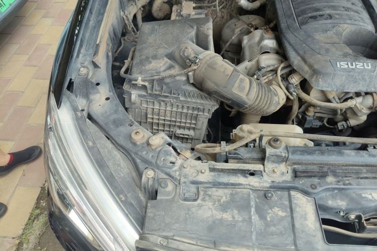 Used Isuzu D-MAX 2020 1.9T 4x4 Manual Comfort Version China VI Standard RZ4E Hi-Power Engine Bay Right