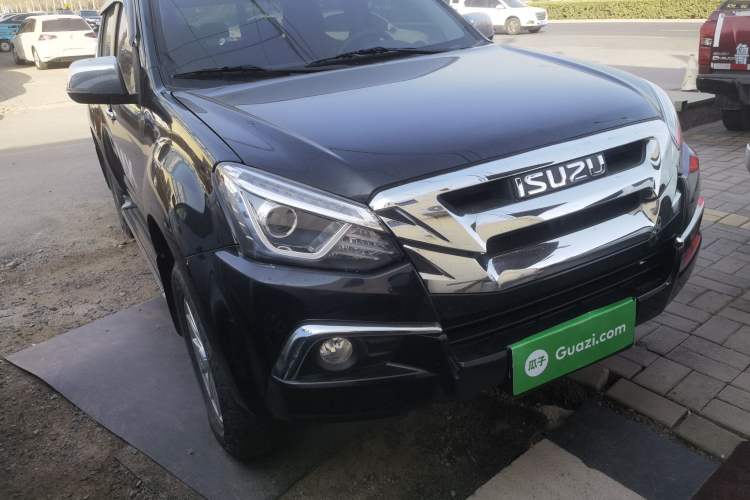 Used Isuzu D-MAX 2020 1.9T 4x4 Automatic Comfort Edition China VI Standard RZ4E Hi-Power Exterior 1