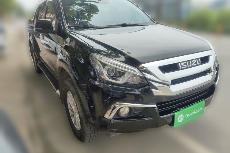 Used Isuzu D-MAX 2020 1.9T 4x4 Manual Comfort Version China VI Standard RZ4E Hi-Power Front Right 45 Deg