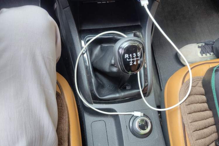 Used Isuzu D-MAX 2020 1.9T 4x4 Manual Comfort Version China VI Standard RZ4E Hi-Power Gear Lever