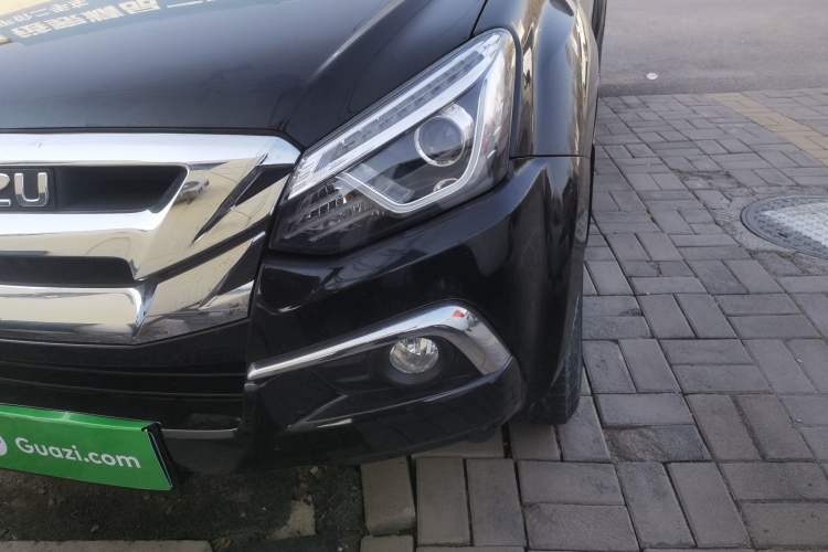 Used Isuzu D-MAX 2020 1.9T 4x4 Automatic Comfort Edition China VI Standard RZ4E Hi-Power Left Front Headlight