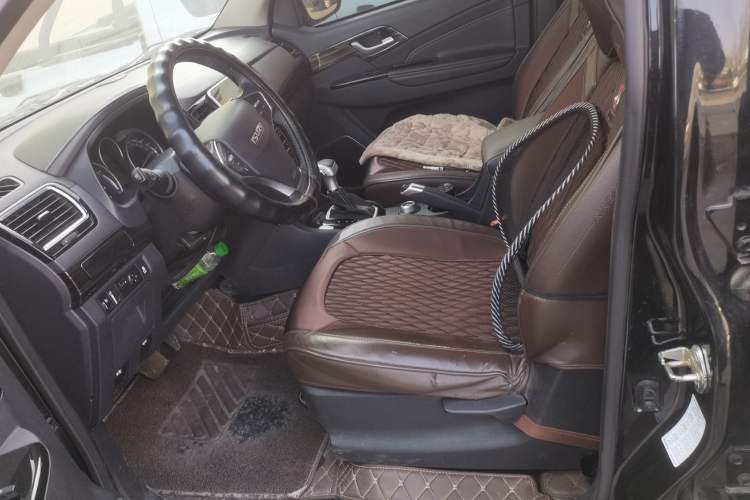 Used Isuzu D-MAX 2020 1.9T 4x4 Automatic Comfort Edition China VI Standard RZ4E Hi-Power Left Front Seat