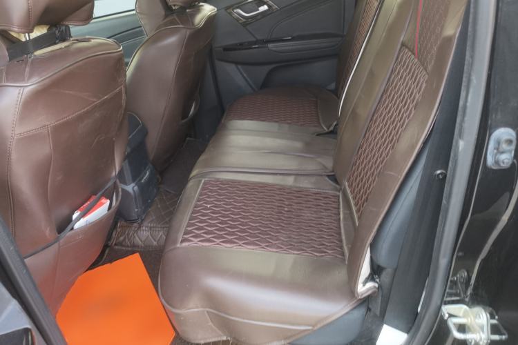 Used Isuzu D-MAX 2020 1.9T 4x4 Automatic Comfort Edition China VI Standard RZ4E Hi-Power Left Rear Seat