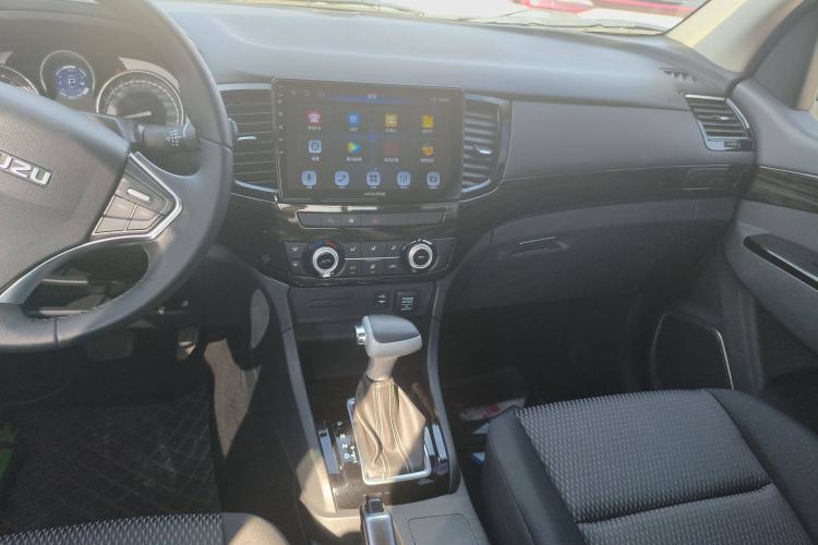 Used Isuzu D-MAX 2020 1.9T Two-Wheel Drive Automatic Comfort Edition China VI Standard RZ4E Hi-Power Audio And AC Panel