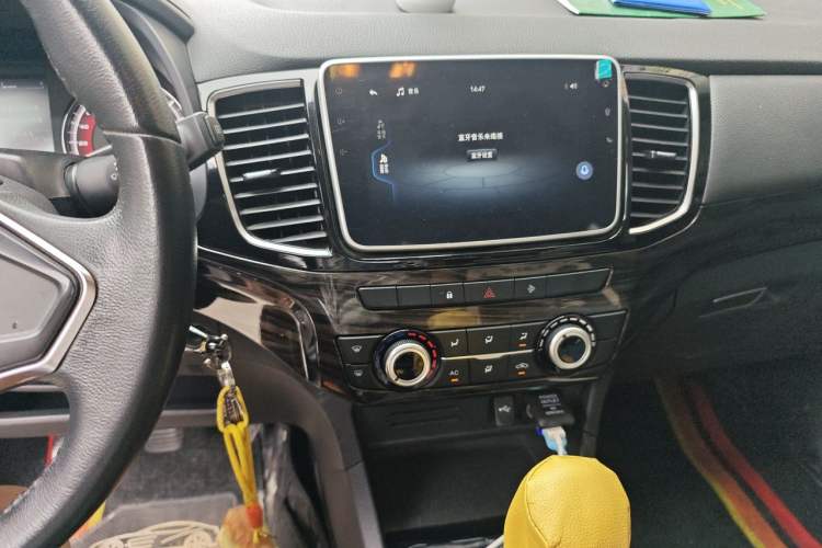 Used Isuzu D-MAX 2020 2.5T 4WD Manual Navigation Version China VI Standard Extended Length JE4D25Q6A Audio And AC Panel