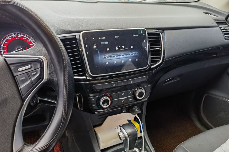 Used Isuzu D-MAX 2020 2.5T 4x4 Automatic Flagship Edition China VI JE4D25Q6A Audio And AC Panel