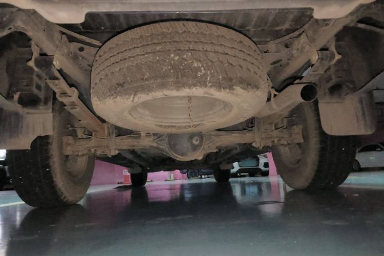 Used Isuzu D-MAX 2020 2.5T Two-Wheel Drive Automatic Navigation Version China VI Emission Standard Extended Length JE4D25Q6A Chassis Rear