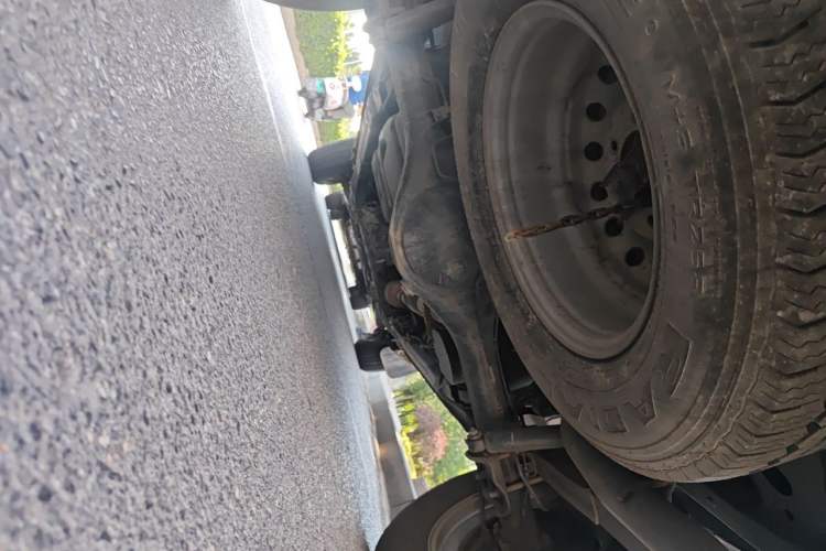 Used Isuzu D-MAX 2020 2.5T 4x4 Automatic Flagship Edition China VI Standard Extended Version JE4D25Q6A Chassis Rear